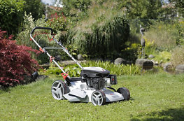 Benzin-Rasenmäher